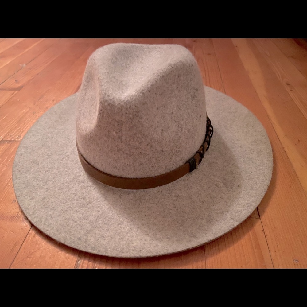 Very cute hat.